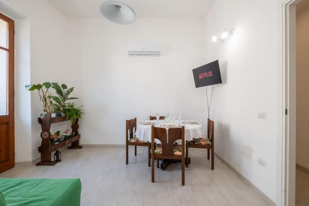 Casa Ofride -Centro-Poetto 10 Min-Wi-Fi-Netflix Apartment Cagliari Exterior photo