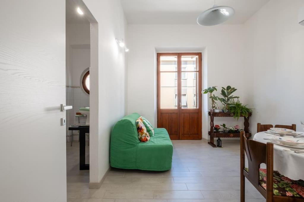Casa Ofride -Centro-Poetto 10 Min-Wi-Fi-Netflix Apartment Cagliari Exterior photo