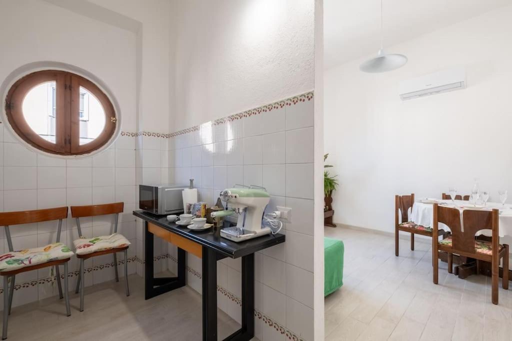 Casa Ofride -Centro-Poetto 10 Min-Wi-Fi-Netflix Apartment Cagliari Exterior photo